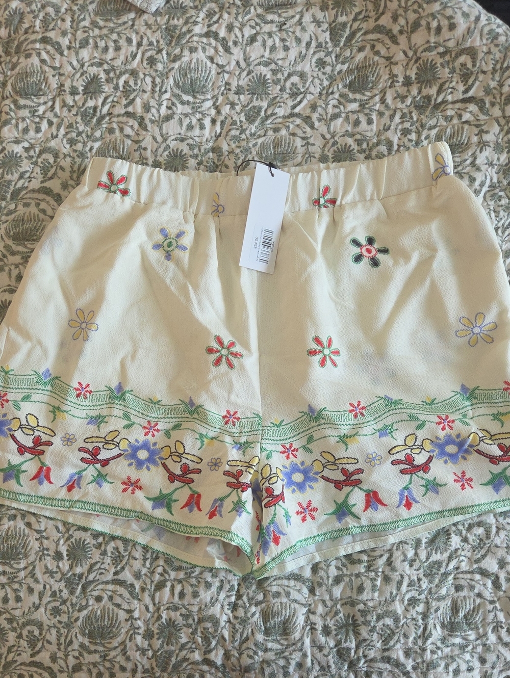 Embroidered Floral Cream Women’s Shorts
